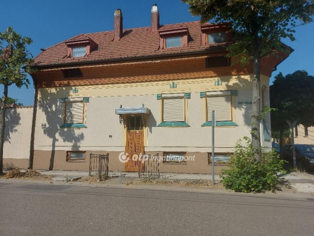 334 nm-es h�z elad� Kecskem�t