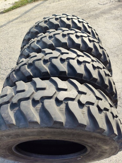 335 80 R20 hasznlt Dunlop SP T9 rakodgp gumik 12.5R20