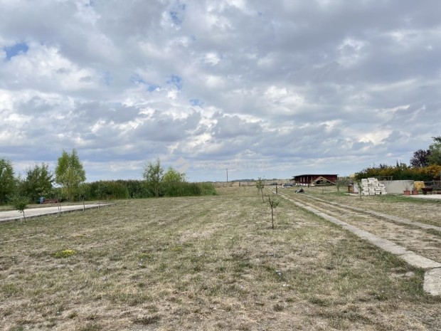 3386 nm-es telek elad� Kisk�re