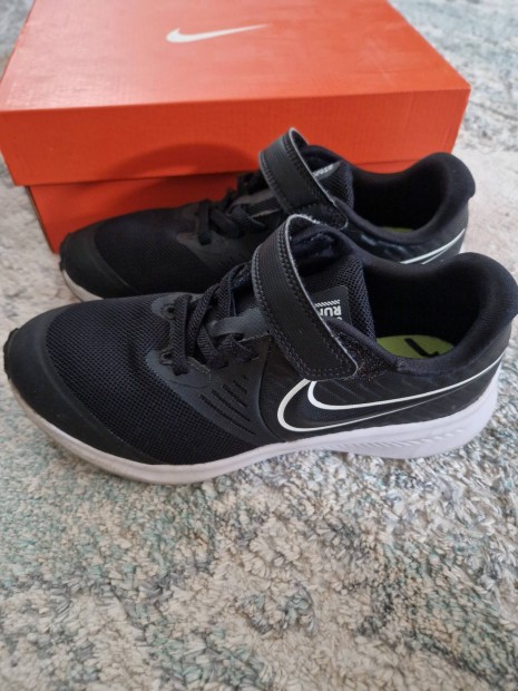 33,5 Nike cip