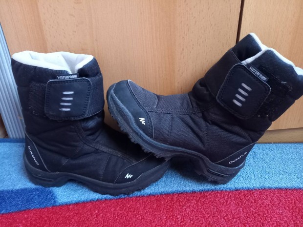 33 Quechua csizma 21 cm