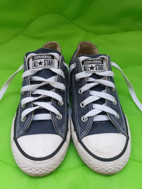 33-as Converse tornacip