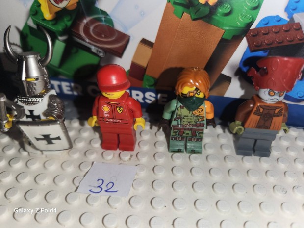 33 lego figurk nagyon olcson 