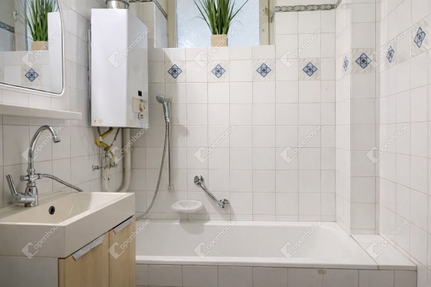 33 nm-es lak�s elad� Sopron