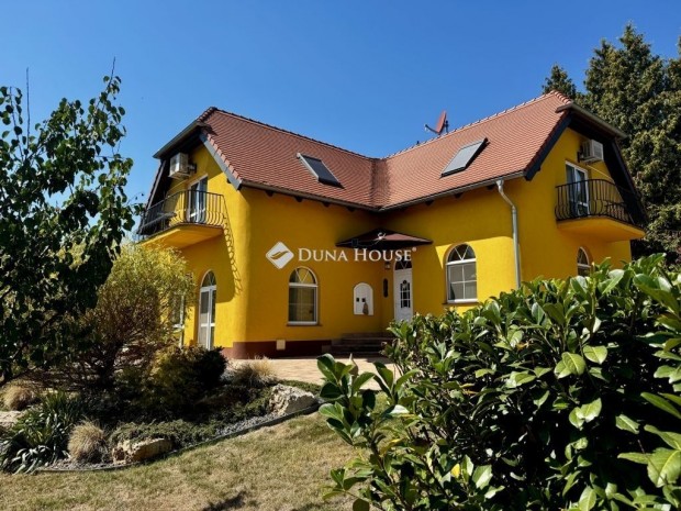 345 nm-es h�z elad� Balatonf�red