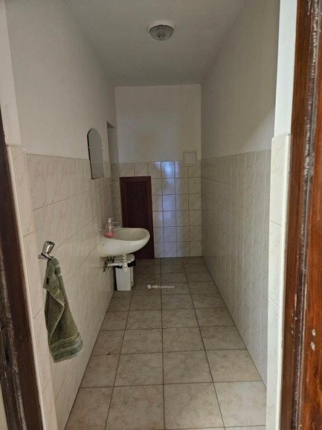 346 nm-es lak�s elad� Veszpr�m