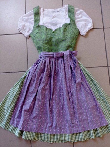 34-es dirndl ruha ktnnyel 