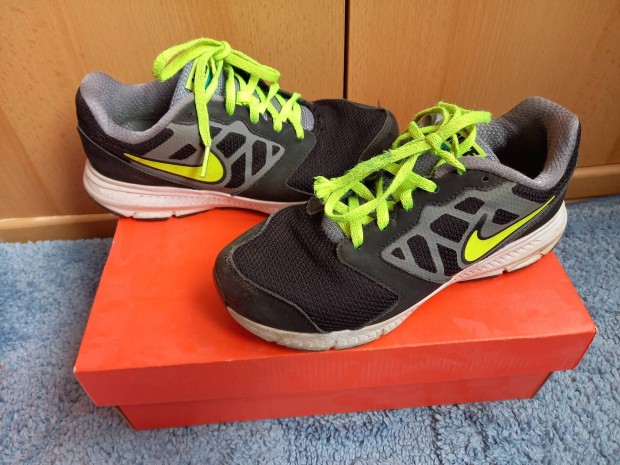 34 mret Nike cip 21.5 cm bth 