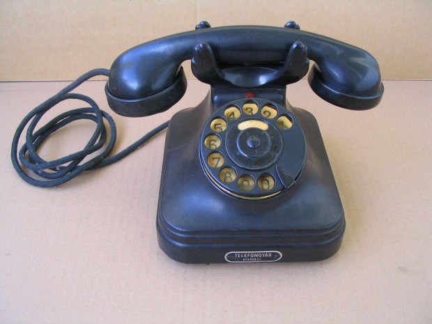 35-ös tárcsás telefon (01)