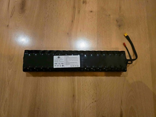 36V, 10.5Ah l-ion akkumultor elektromos roller s egyb jrmvekhez