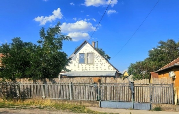 36 nm-es h�z elad� D�legyh�za