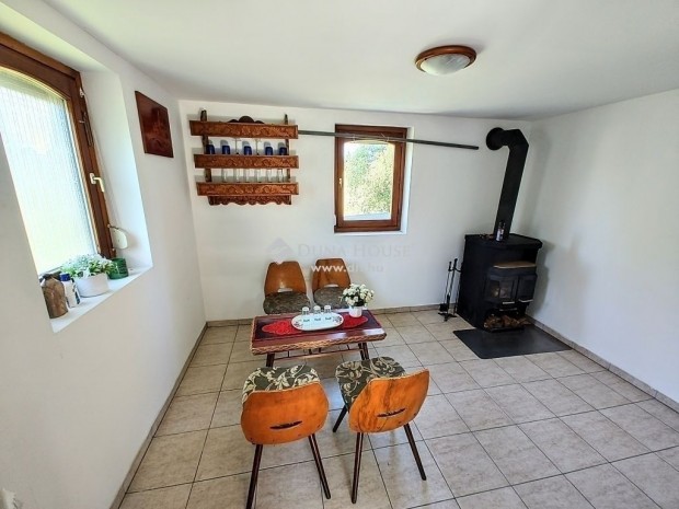 36 nm-es h�z elad� Szeged