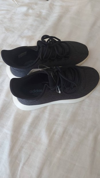 36-os Adidas új cipő