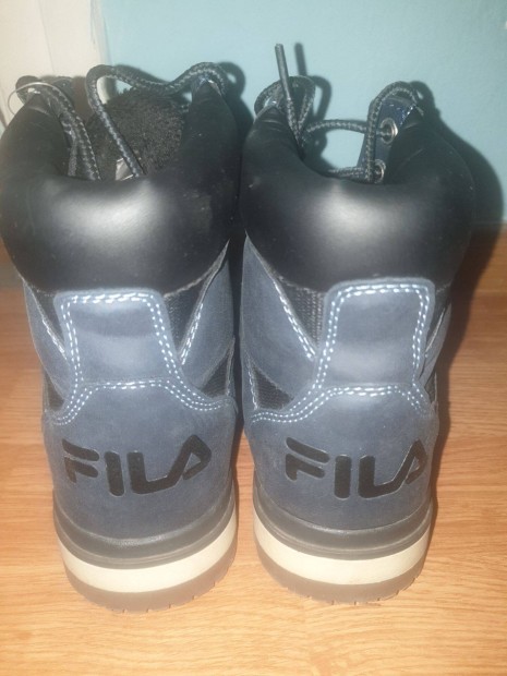 36-os Fila bakancs