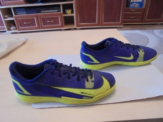 36-os Nike Mercurial edzőcipő teremcipő tornacipő sportcipő