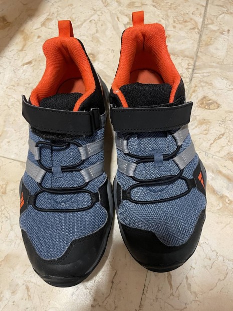 36-os adidas terrex