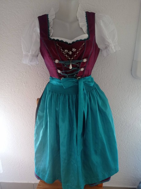 36-os dirndl ruha ktnnyel 