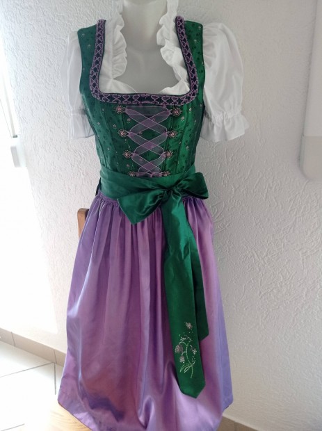 36-os dirndl ruha ktnnyel 