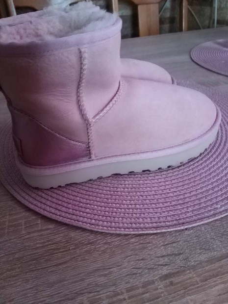 36os Ugg mini ll metallik  csizma elad 