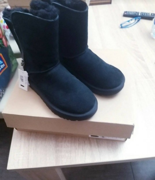 36os j dobozos Ugg csizma elad 