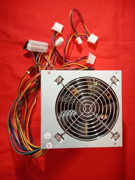 370W szmtgp tpegysg 12 cm ventiltor, 2*SATA. Trust 16116. Posta