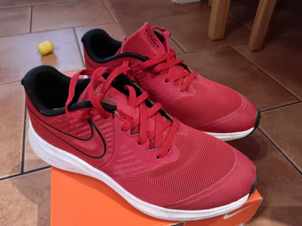 37,5-es Nike cip 