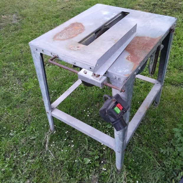 380 Voltos elektromos asztali körfűrész eladó