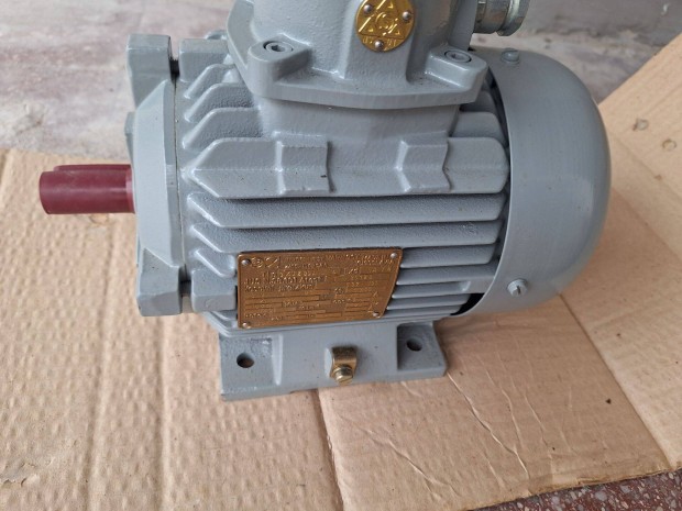 380v villanymotor 0,55kw j ! Dobozban