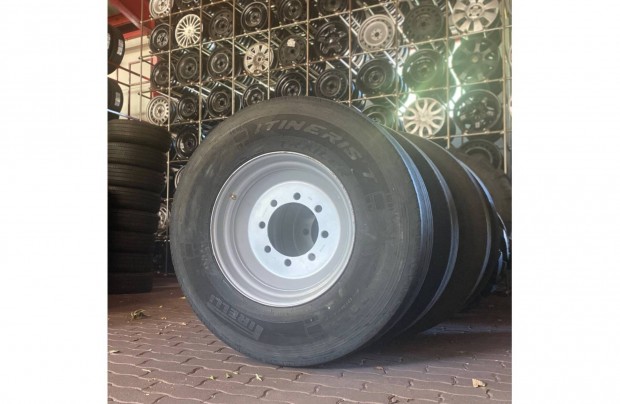 385/65 R22,5 gumiköpeny, 8 csavaros felni, IFA, Pótkocsi HW 8011