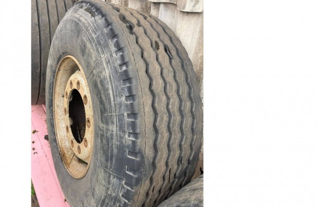 385/65 R 22.5 p�tkocsi gumik felnivel
