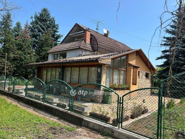 385 nm-es h�z elad� Szigethalom