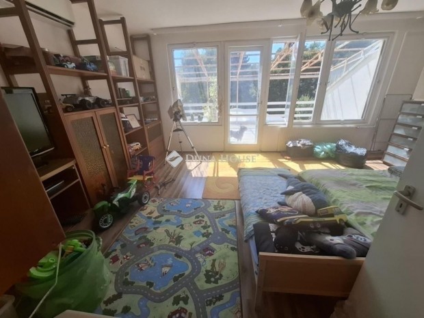 386 nm-es h�z elad� �ri