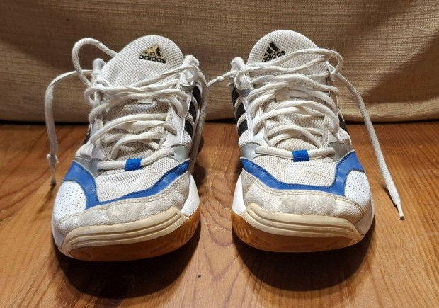 38-as Adidas sportcip APE779001