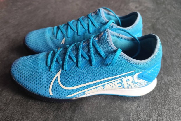 38-as Nike Mercurial Vapor 13 Pro IC teremcipő