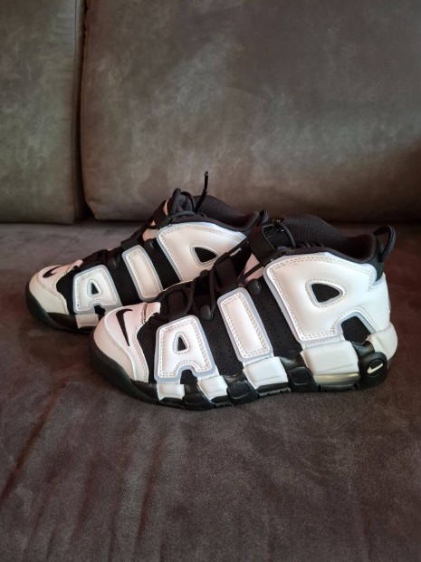 38-as Nike More Uptempo