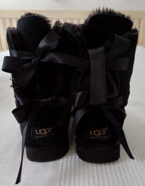 38-as Ugg eredeti, ologramos csizma bth 24cm