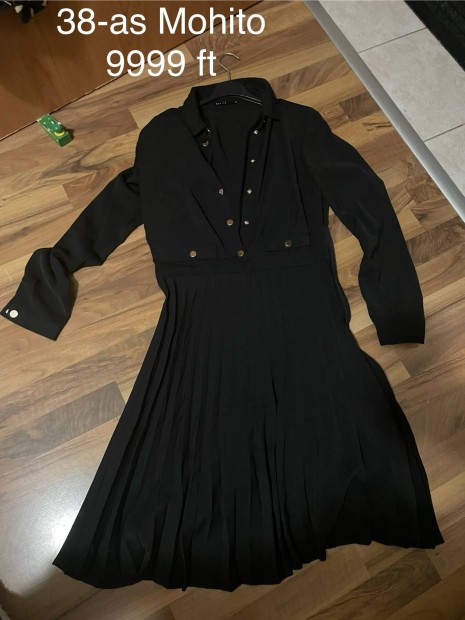 38-as fekete Mohito ruha pliszrozott szoknyval 
