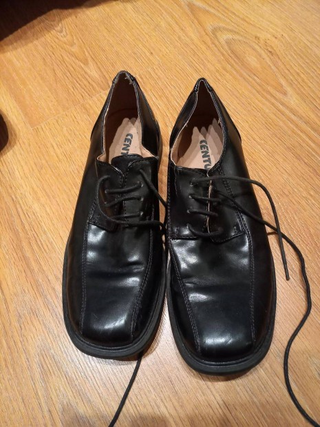 38-as fiú alkalmi cipő eladó