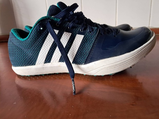 38-as kk-fehr cskos ni Adidas specilis tvolugr cip 