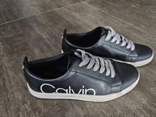 38-as mret Calvin Klein cip