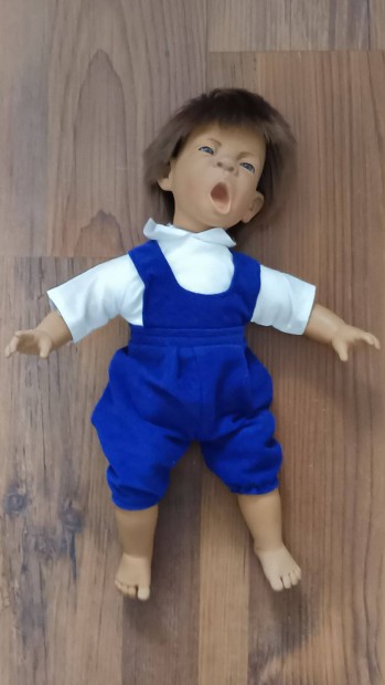 38 cm-es karakter baba eladó!2