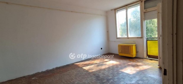 38 nm-es lak�s elad� B�tonyterenye