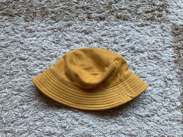 38-s C&A-s mustr srga kalap