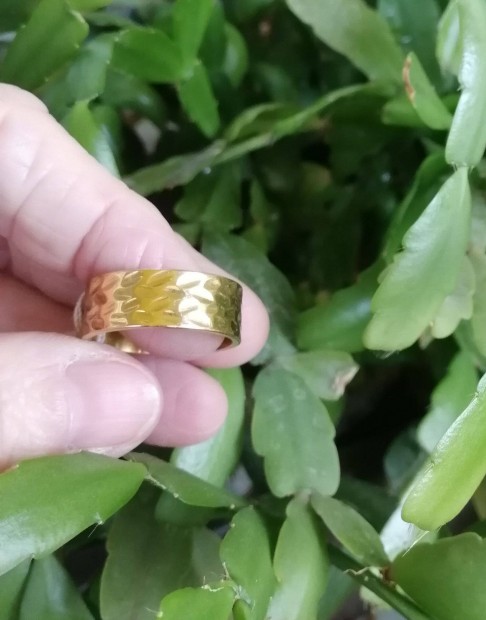3997c Szépen mintázott arany színű rozsdamentes acél gyűrű