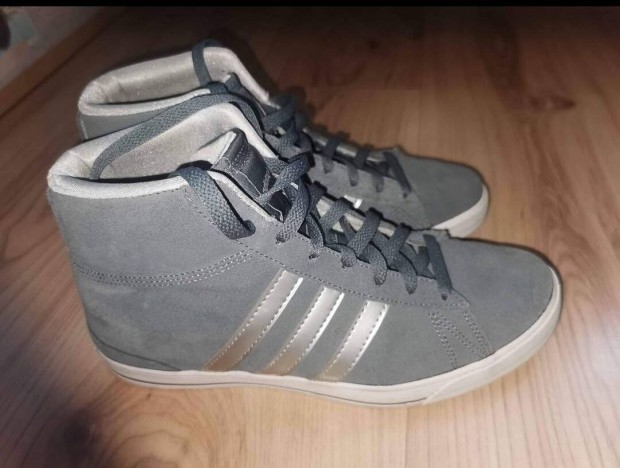 39 1/3-os Adidas Neo Label
