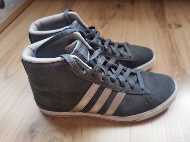 39 1/3-os Adidas Neo Label