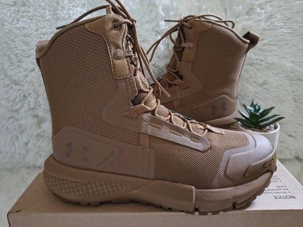 39-es 39-es Under Armour Charged Valsetz túrabakancs