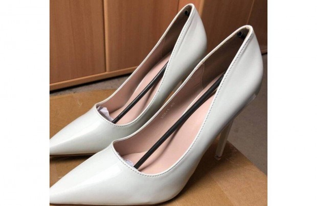 39-es új, szép divatos, elegáns tűsarkú cipő, 5cm sarok