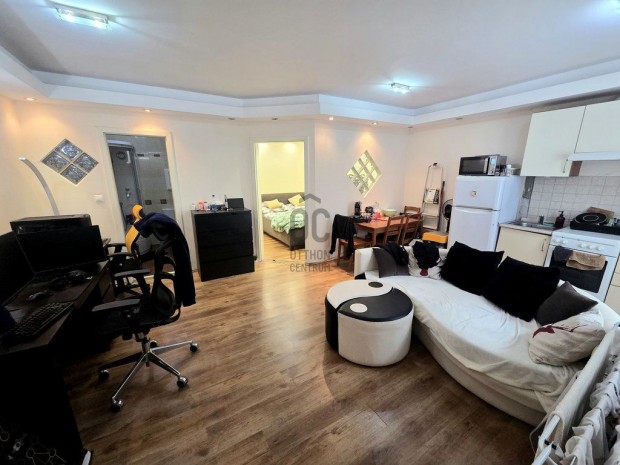 39 nm-es lak�s elad� Monor