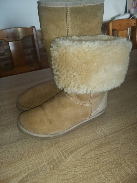 39es ugg csizma elad 